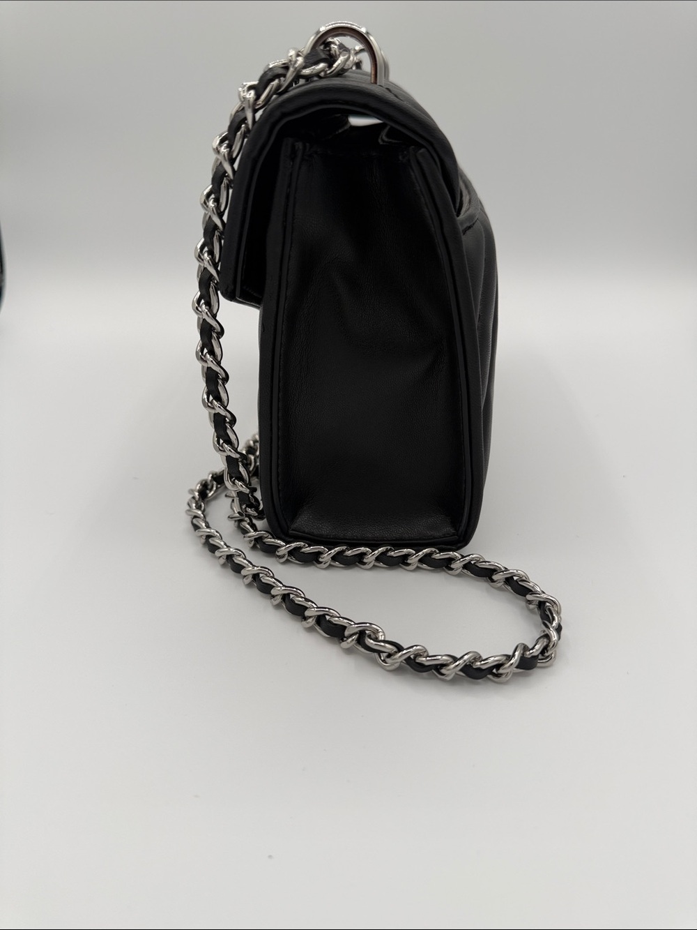 Michael Kors Black Quilted Crossbody Bag with Chain strap - Picture 3 of 11
